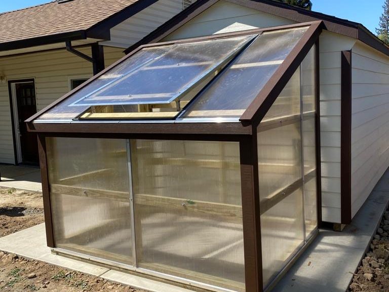 Lean-to greenhouse